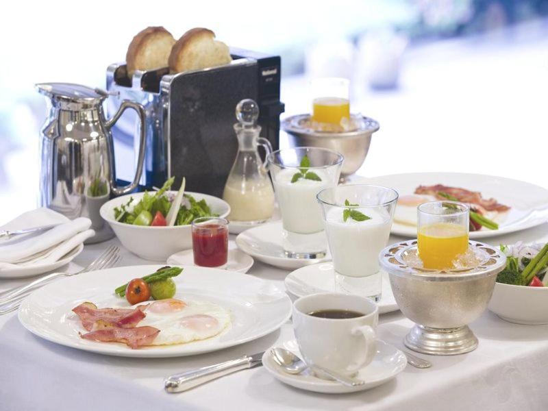 Hotel Nikko Fukuoka Fukuoka  Kültér fotó A breakfast buffet