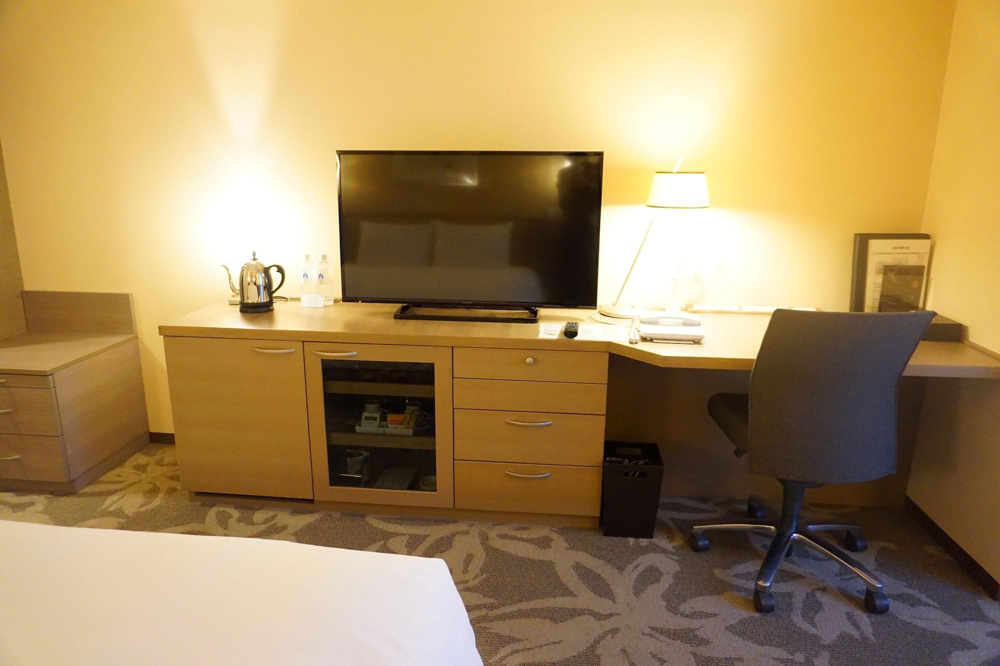 Hotel Nikko Fukuoka Fukuoka  Kültér fotó A television in a hotel room