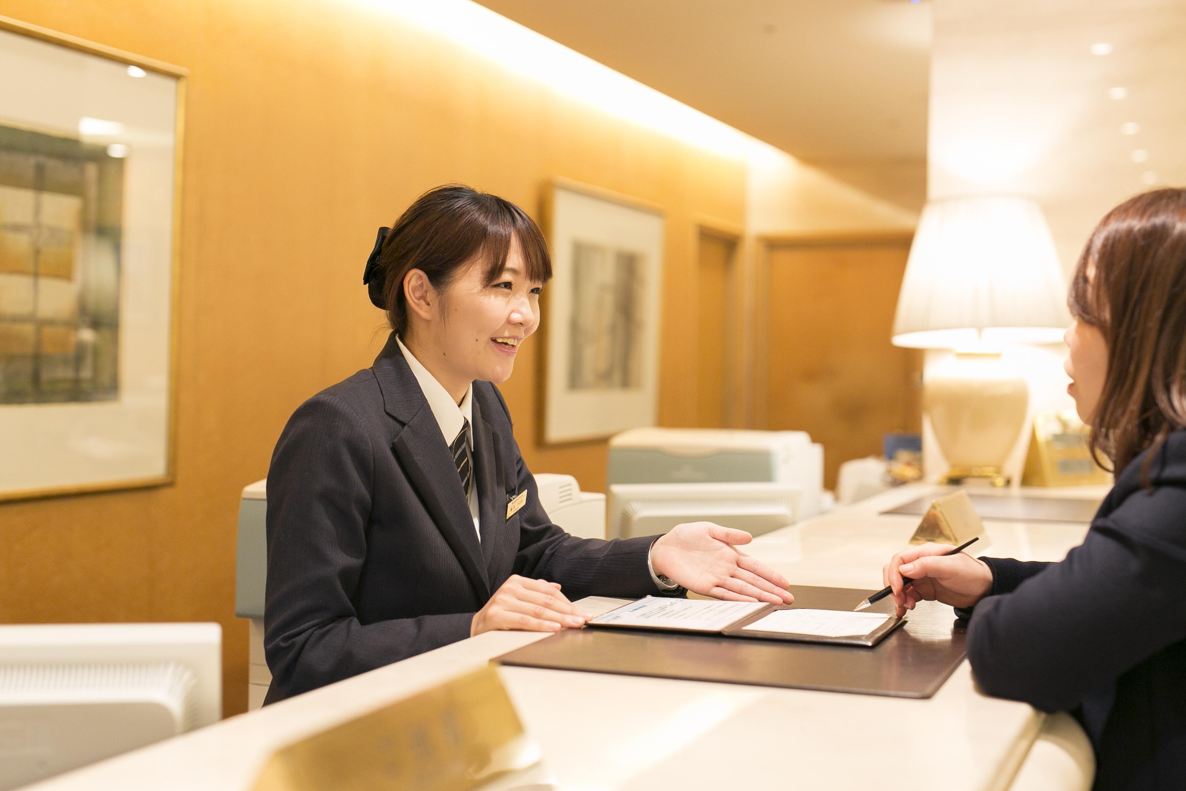 Hotel Nikko Fukuoka Fukuoka  Kültér fotó A hotel receptionist in Japan